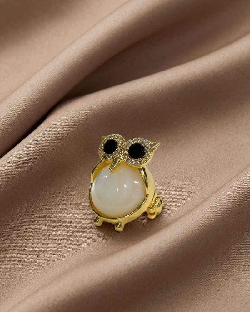 Hedwig Brooch