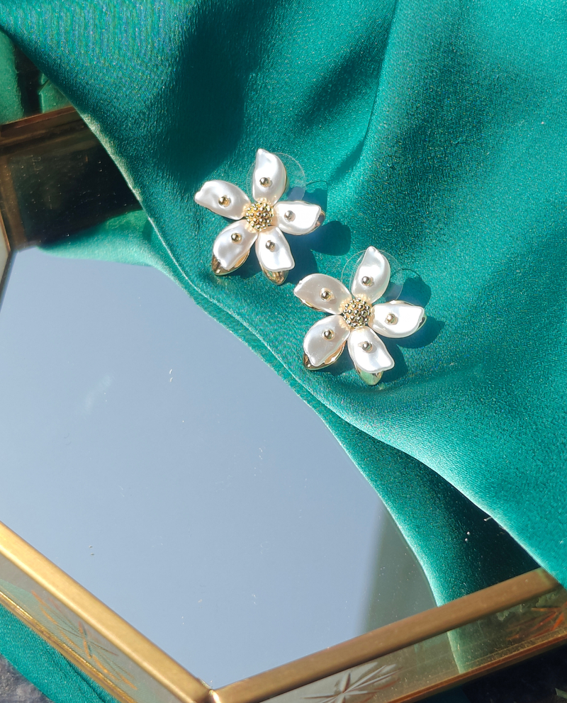 Magnolia Earring