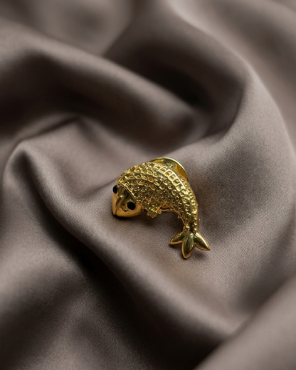 Meen brooch