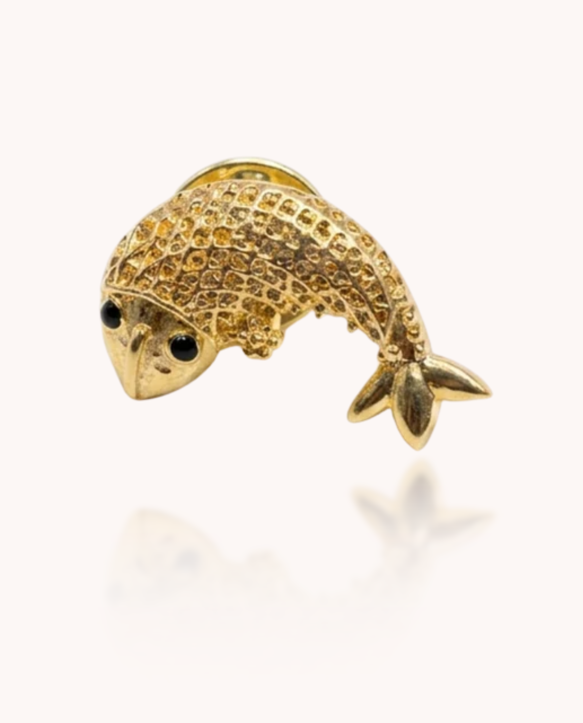 Meen brooch