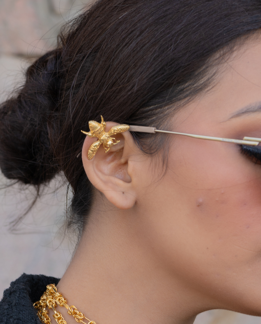 Bee Earcuff