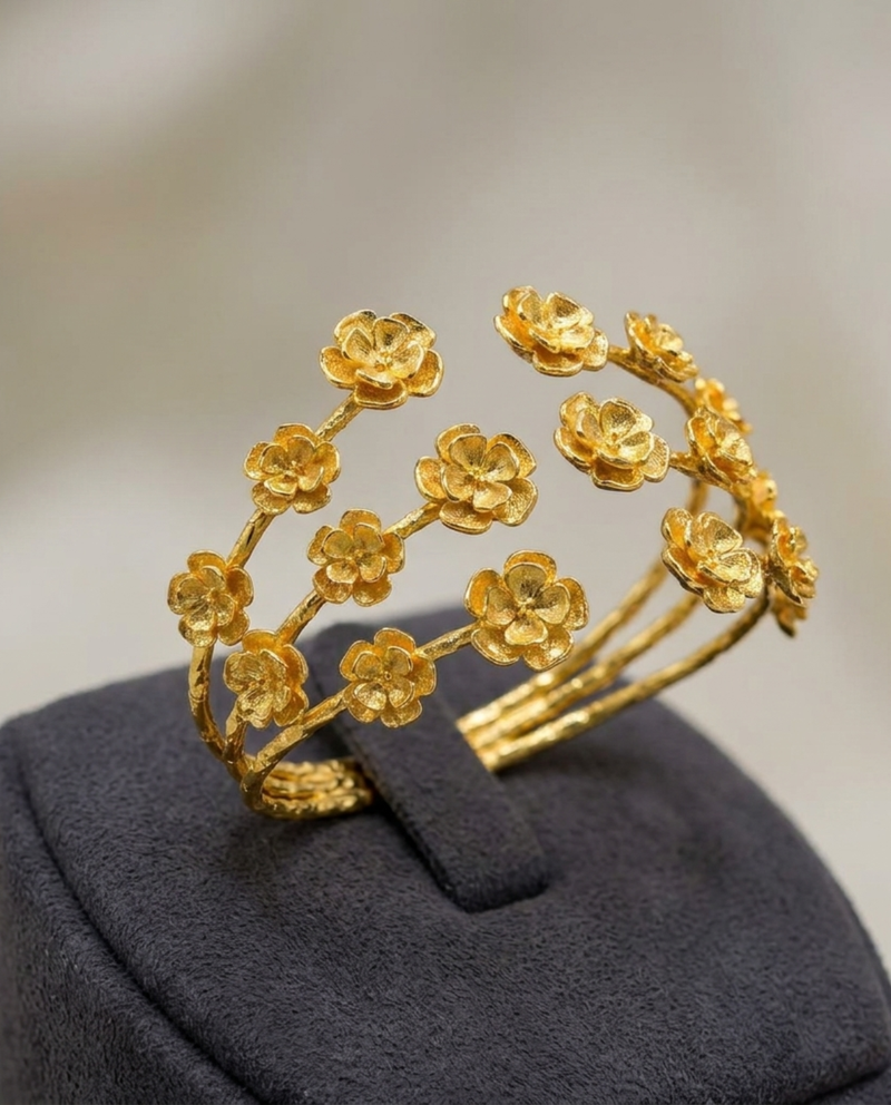 Sakura Palm-Cuff