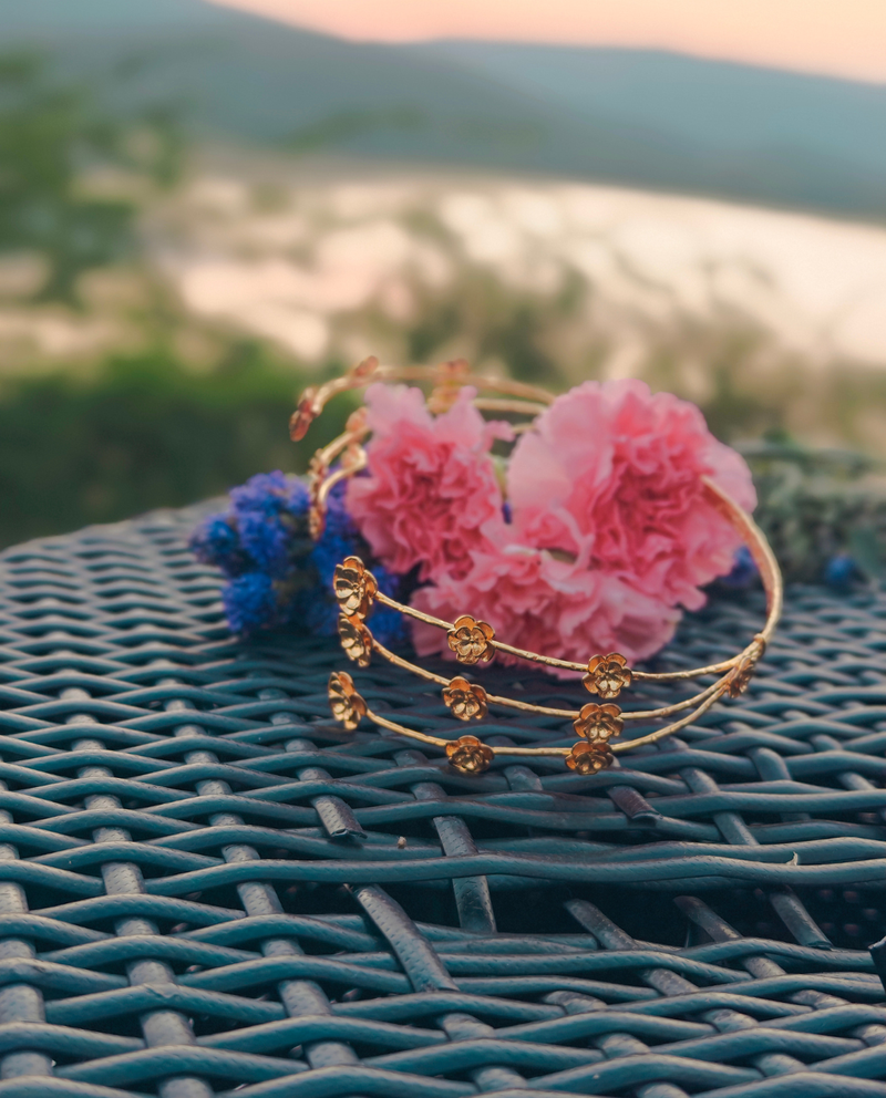 Sakura choker