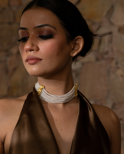 Royal cascade Choker