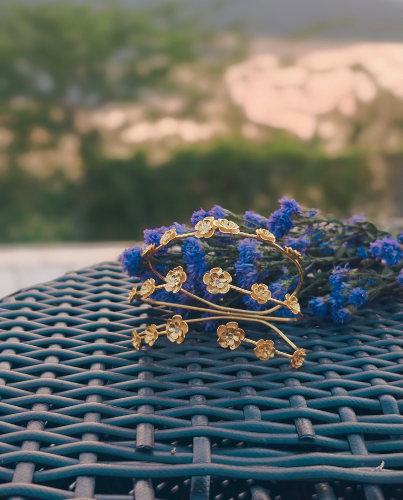 Sakura Palm-Cuff