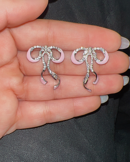 Bow earring