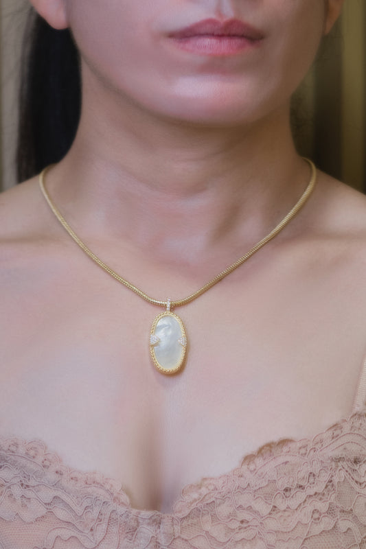 Mother of pearl pendant