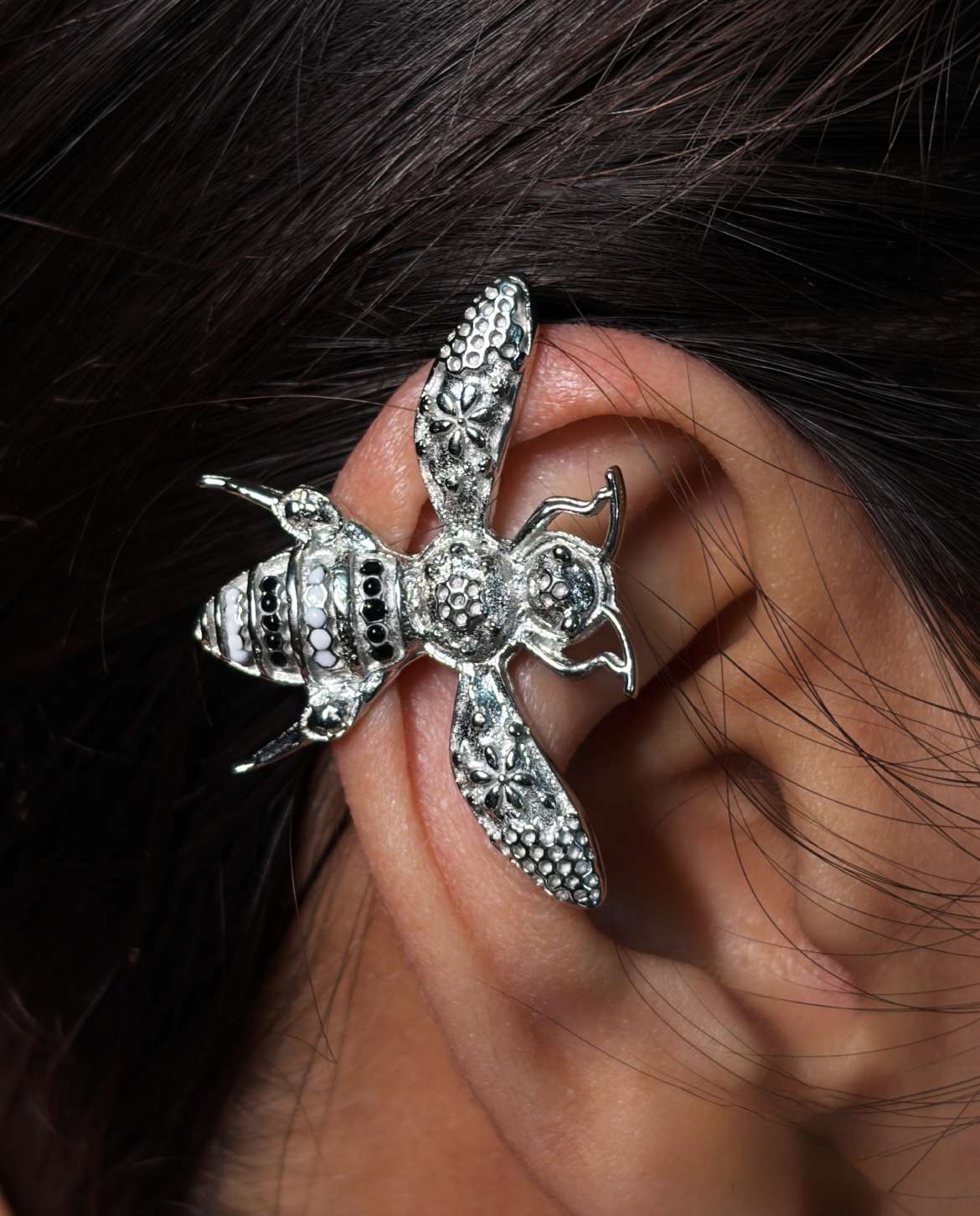 Bee Earcuff
