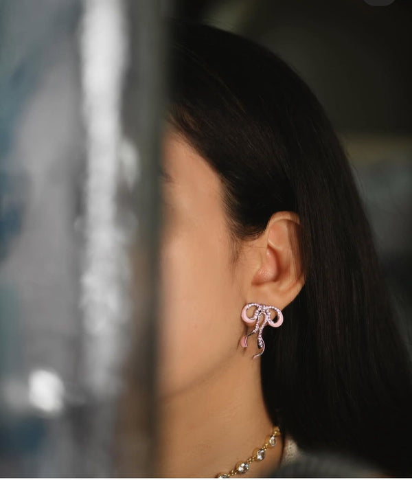 Bow earring