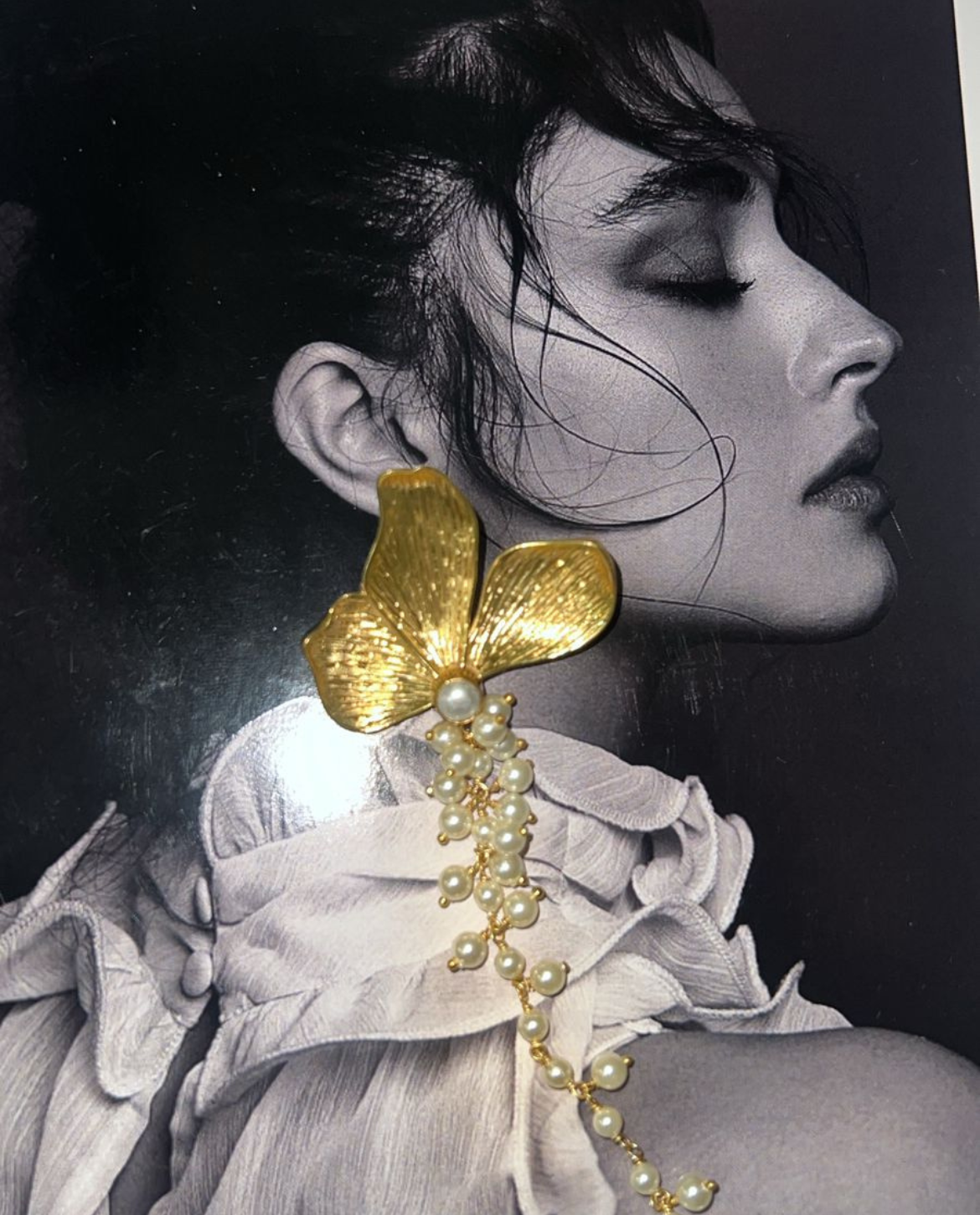 Leafy pearl earring