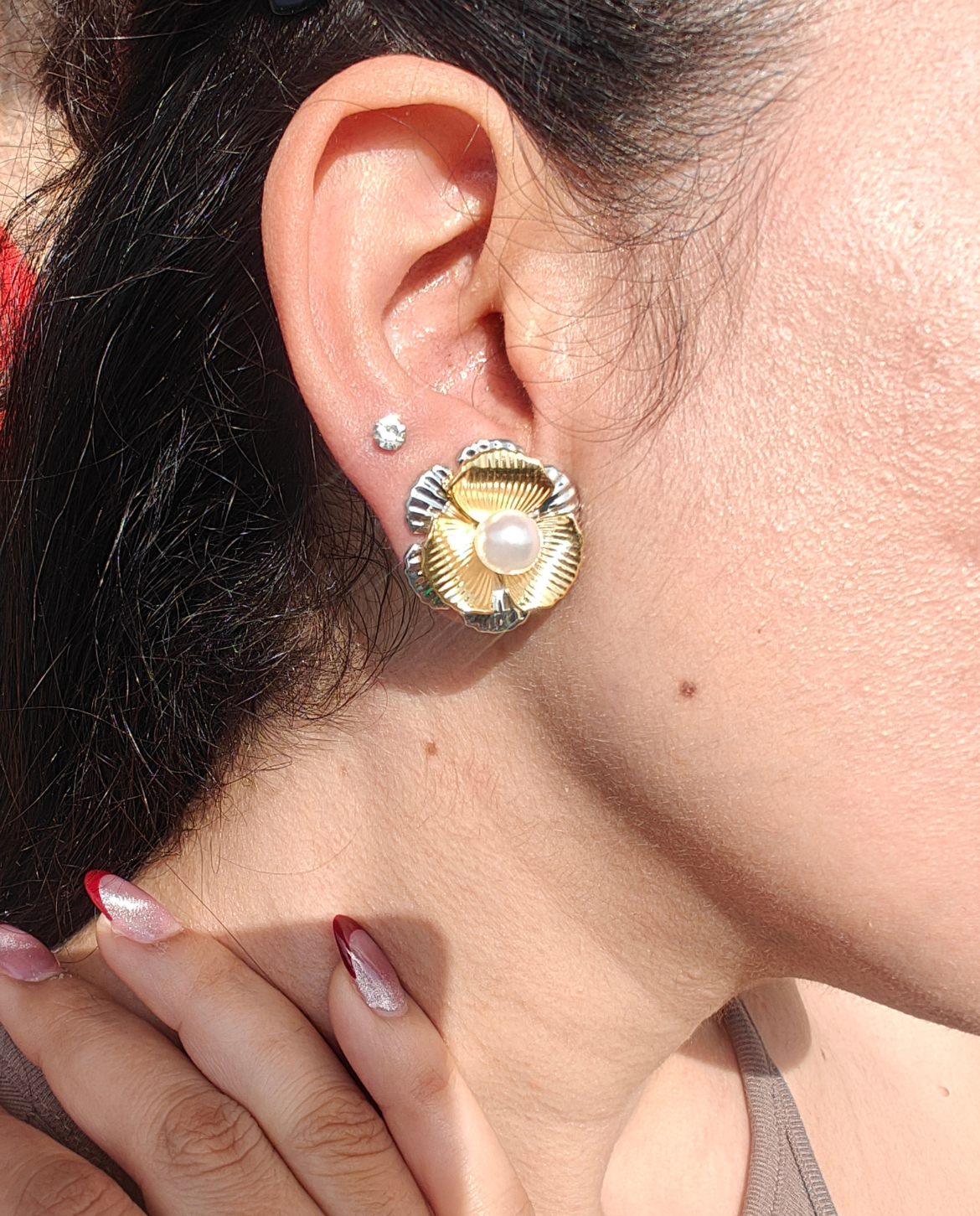 Dual Tone Pearl Studs