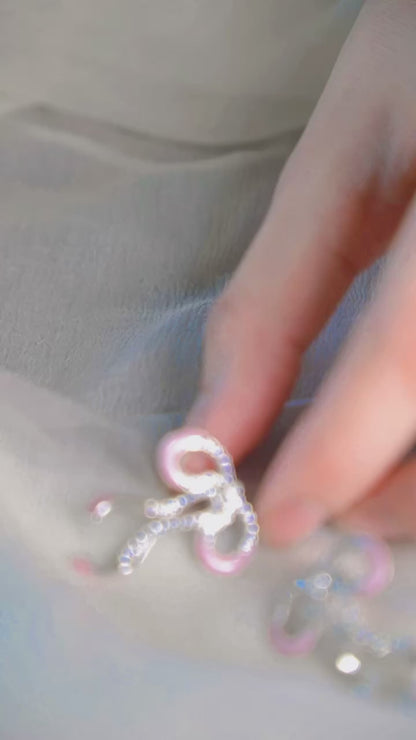 Bow earring