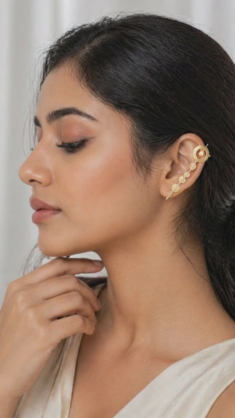 Noir Earcuff